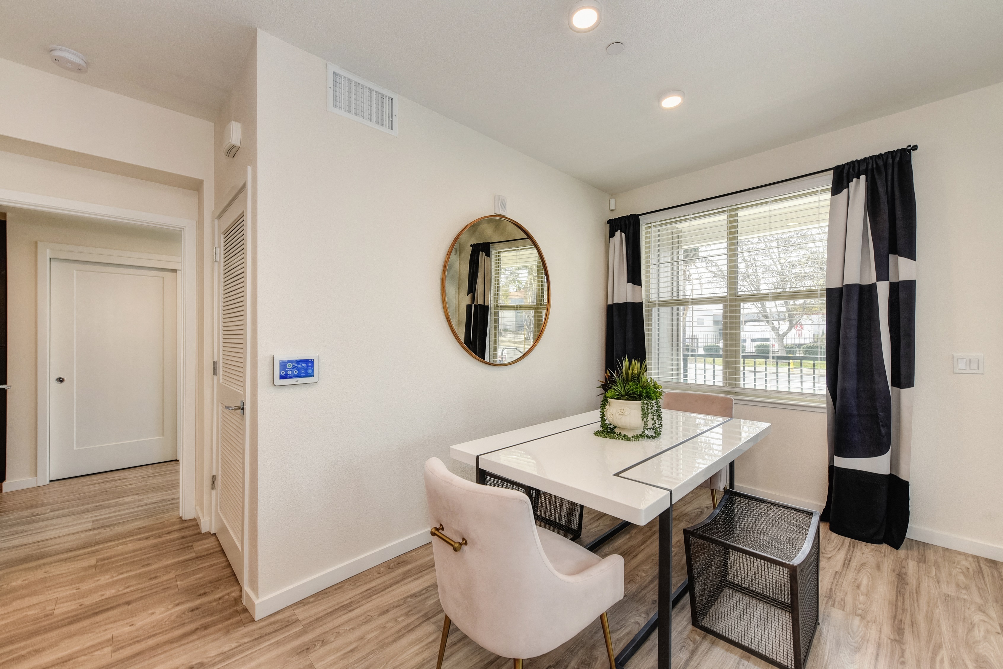 Morgan Ranch Apartments photo 4
